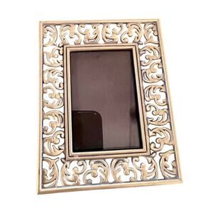 Vintage metal ornate picture photo frame 2x3 brass tone table stand home decor